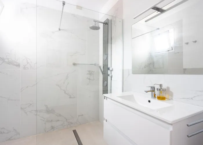 Home2book Exclusive With Pool, El *