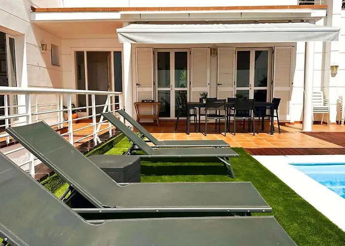 Home2book Exclusive With Pool, El Villa