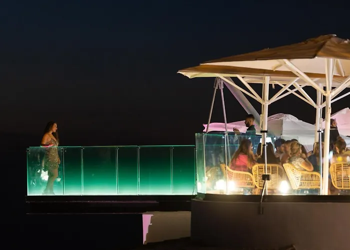 Home2book Exclusive With Pool, El